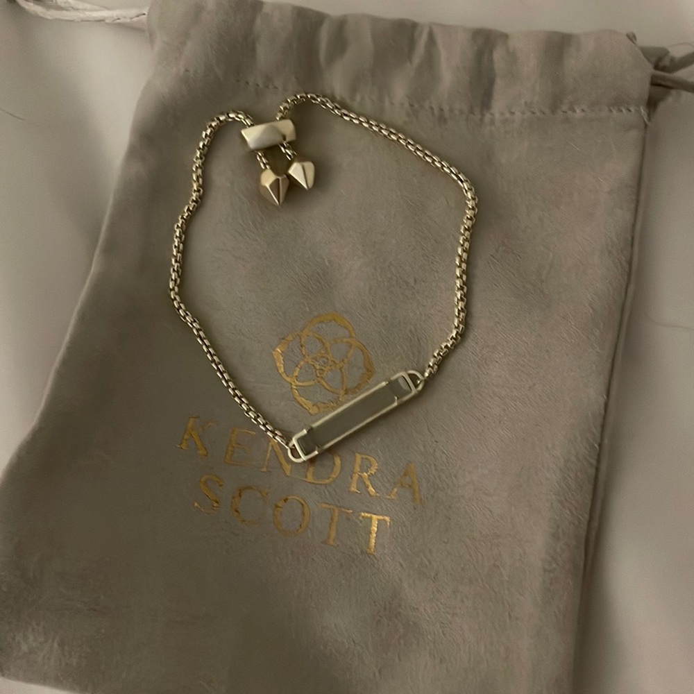 Kendra Scott Silver pull toggle bracelet.